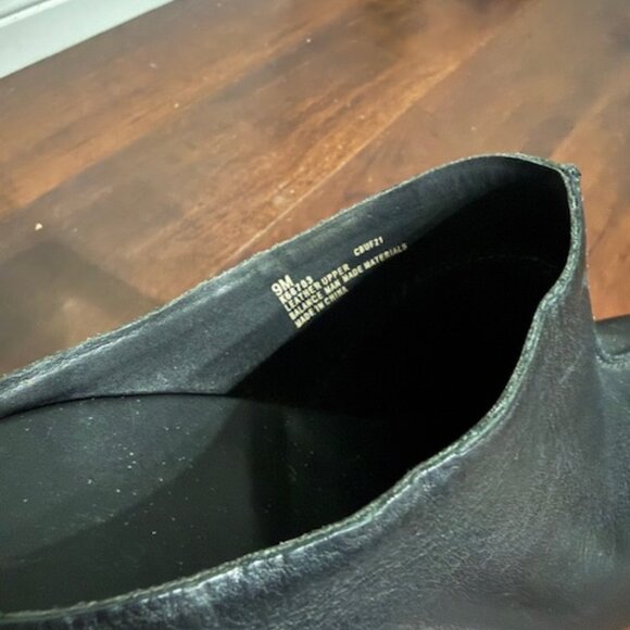 Offered in soft hand-finished full grain leather or suede leather upper Breathab - Picture 5 of 7